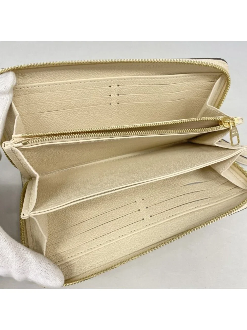 Louis Vuitton Wallet Monogram Empreinte Zippy Cream